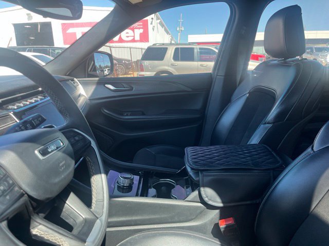 Used 2023 Jeep Grand Cherokee L Laredo AWD/4WD image 8