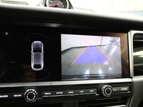 Used 2021 Porsche Macan Base image 26