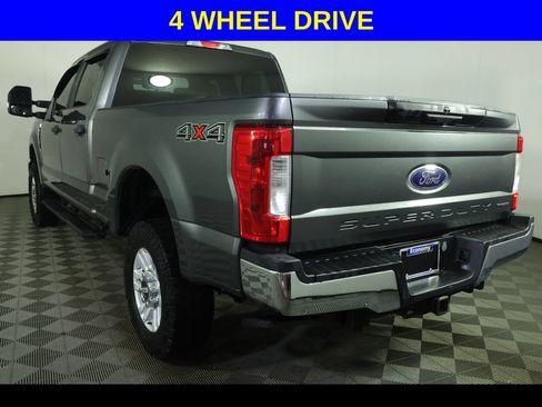 Used 2017 Ford F250 XL w/ STX Appearance Package AWD/4WD image 3
