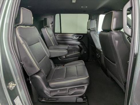 Used 2023 Chevrolet Suburban Premier image 23