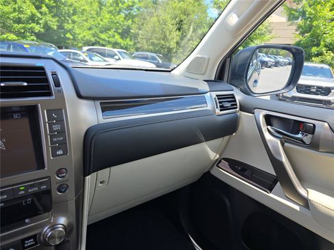 Used 2021 Lexus GX 460 Premium w/ Premium Package AWD/4WD image 24