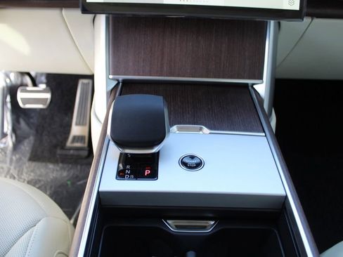 Used 2025 Land Rover Range Rover SE AWD/4WD image 29