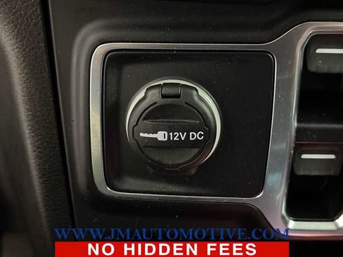 Used 2019 Jeep Wrangler Unlimited Sahara w/ Cold Weather Group AWD/4WD image 38