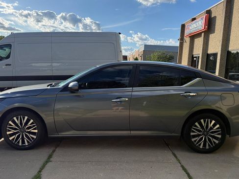 Used 2021 Nissan Altima 2.5 SR FWD image 4