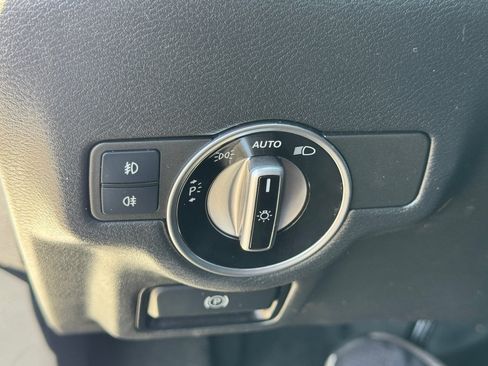 Used 2019 INFINITI QX30 w/ Cargo Package FWD image 26