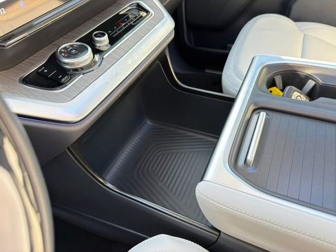 Used 2025 Ford Expedition Max Platinum w/ Platinum Ultimate Package image 47