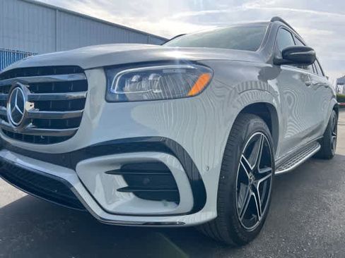 Certified 2024 Mercedes-Benz GLS 450 4MATIC image 9
