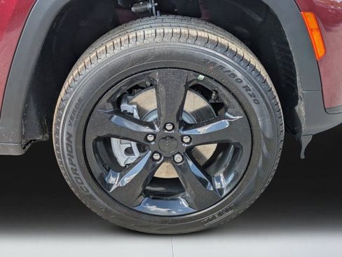 New 2025 Jeep Grand Cherokee L Limited w/ Black Appearance Package image 9