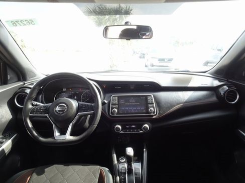 Used 2019 Nissan Kicks SR image 11
