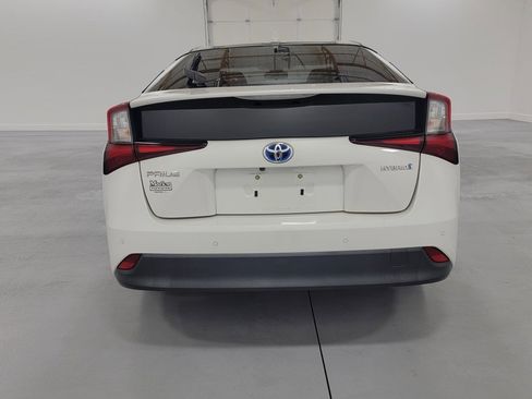 Used 2020 Toyota Prius LE image 7