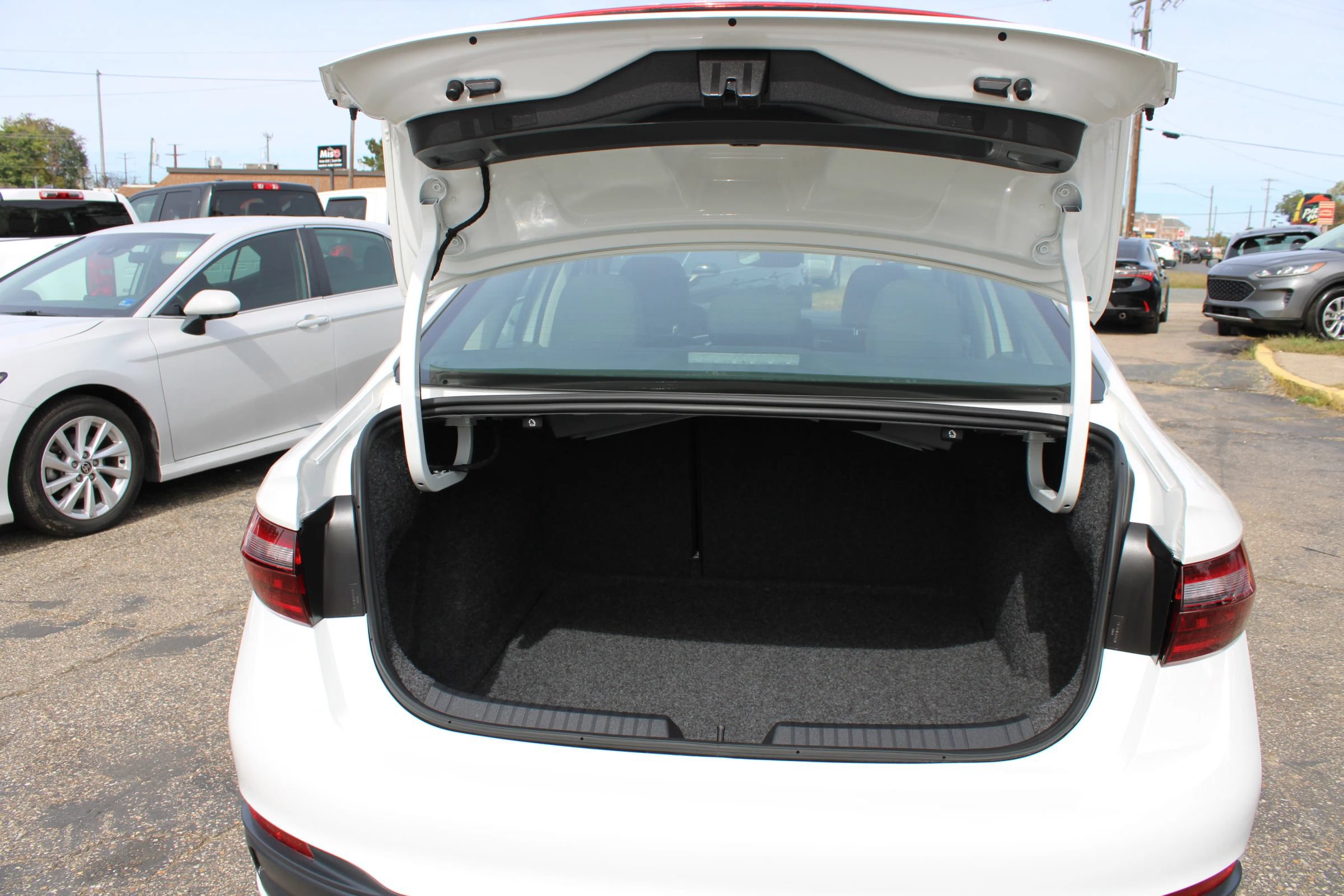 Used 2026 Volkswagen Jetta S FWD image 23