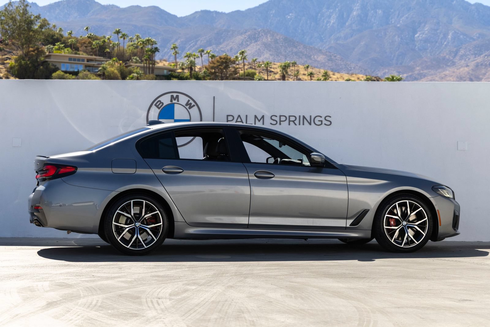 Used 2023 BMW 540i w/ M Sport Package RWD image 5