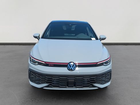 New 2025 Volkswagen Golf SE image 8