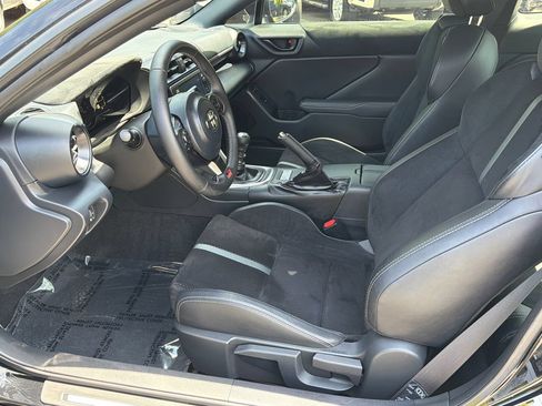 Used 2023 Toyota GR86 Premium w/ ALL Weather Mat Package (TMS) RWD image 17