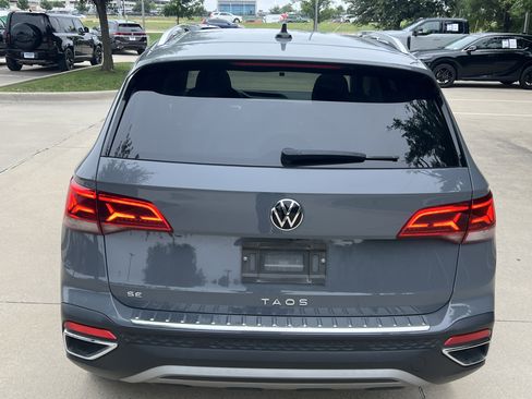 Used 2022 Volkswagen Taos SE FWD image 9