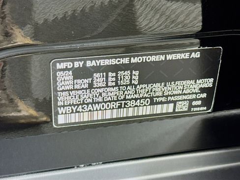 Used 2024 BMW i4 eDrive35 w/ Convenience Package image 39