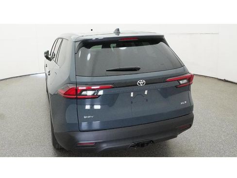 New 2026 Toyota Grand Highlander XLE FWD image 6