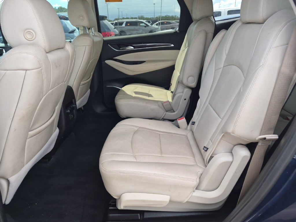 Used 2024 Buick Enclave Essence w/ Technology Package FWD image 6