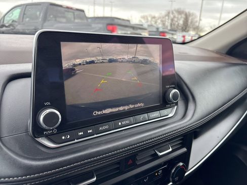 Used 2023 Nissan Rogue S image 26