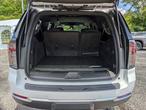 Used 2026 Chevrolet Suburban LS RWD image 29