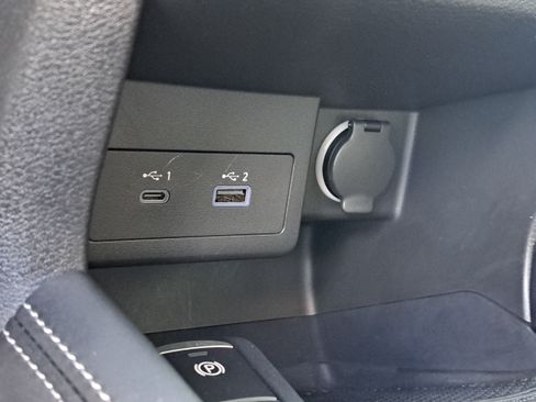 Certified 2021 Nissan Kicks SV FWD image 29