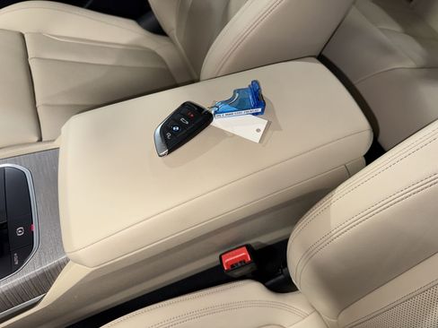 Used 2025 BMW 330i Sedan w/ Convenience Package RWD image 26