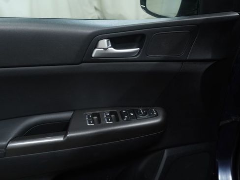 Used 2020 Kia Sportage S image 20