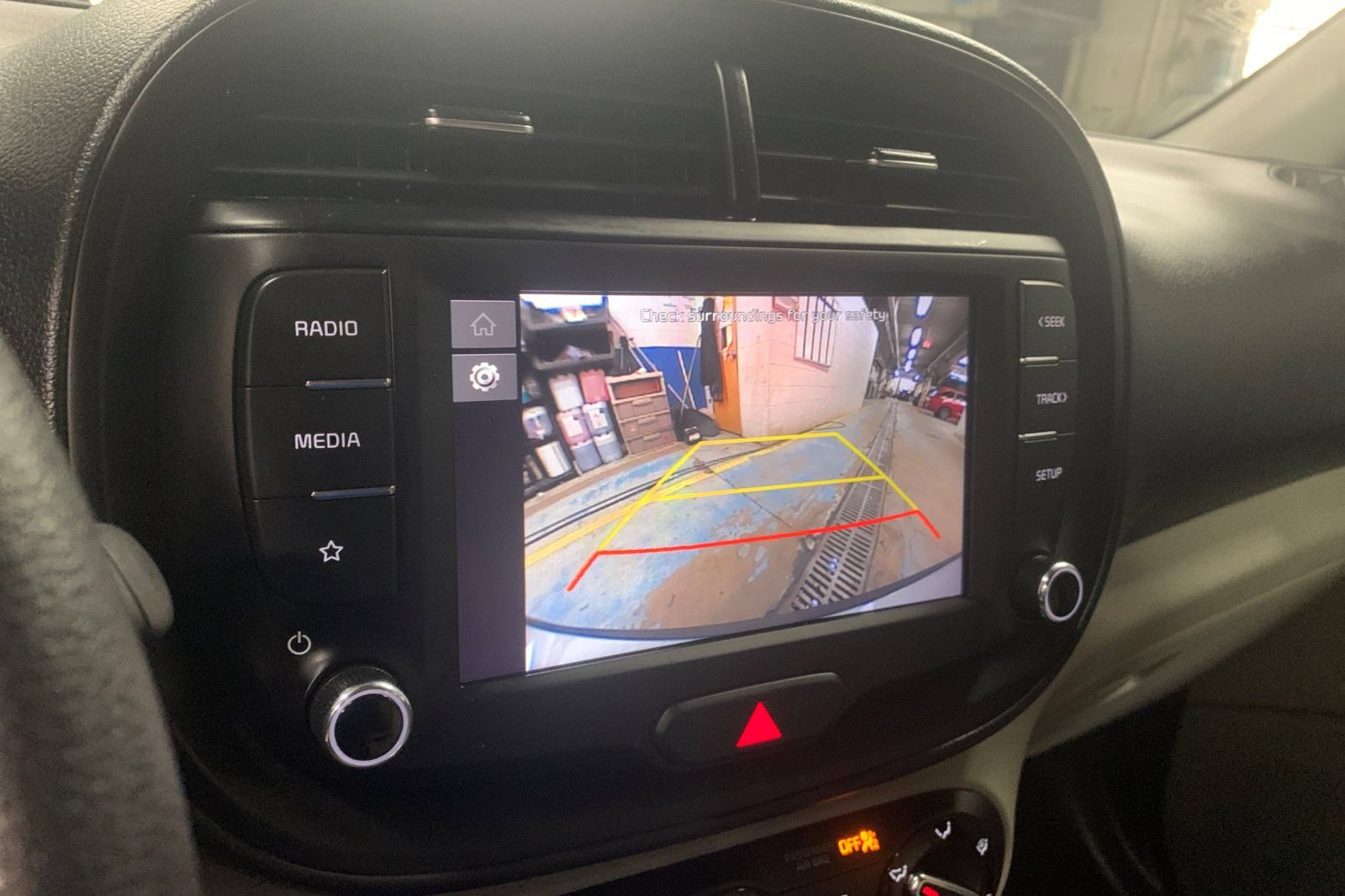 Used 2025 Kia Soul LX w/ LX Technology Package FWD image 22