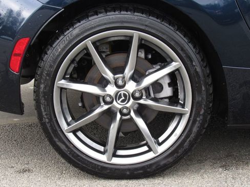 Used 2021 MAZDA MX-5 Miata RF Grand Touring RWD image 9