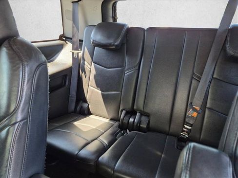 Used 2019 Cadillac Escalade Luxury AWD/4WD image 18