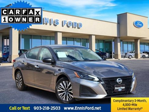 Used 2024 Nissan Altima 2.5 SV FWD image 1