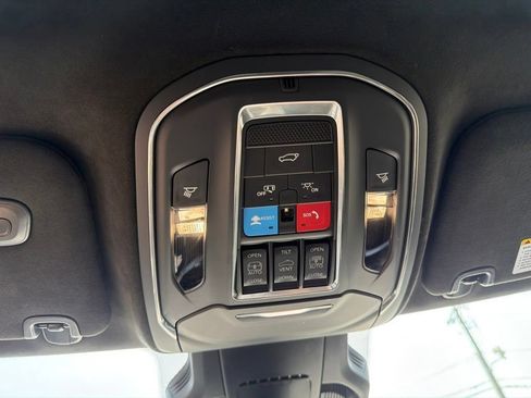 Used 2024 Jeep Wagoneer Launch Edition AWD/4WD image 27