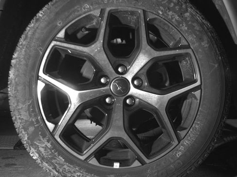 Used 2025 Jeep Compass Limited image 15