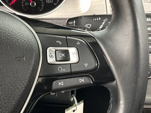 Used 2016 Volkswagen Golf S FWD image 10