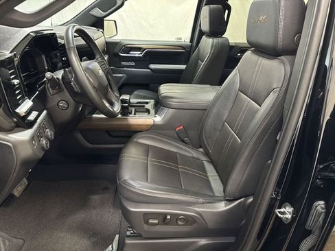 Used 2023 Chevrolet Silverado 1500 High Country w/ Technology Package AWD/4WD image 10