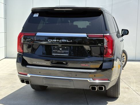 Used 2025 GMC Yukon XL Denali AWD/4WD image 6