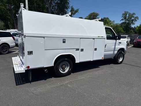 Used 2019 Ford E-350 and Econoline 350 Super Duty w/ Power Windows & Locks Group RWD image 9
