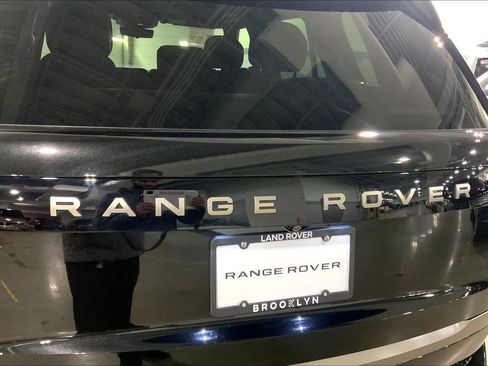 Used 2024 Land Rover Range Rover SE image 31