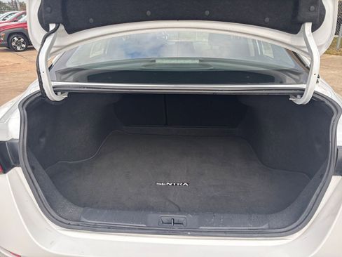 Used 2025 Nissan Sentra SV image 29