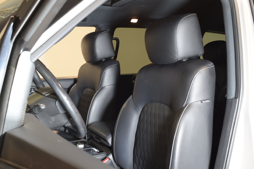Used 2023 INFINITI QX80 Luxe AWD/4WD image 3