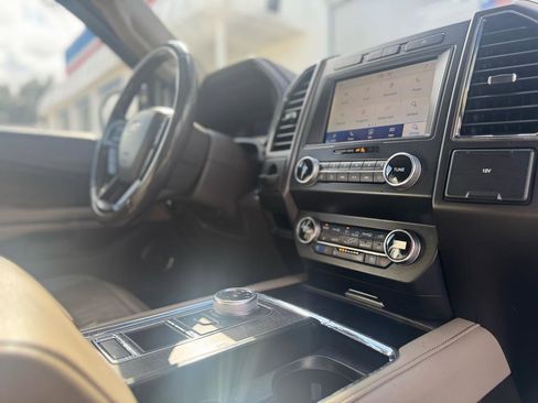 Used 2020 Ford Expedition Limited image 53
