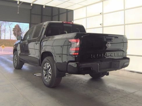 Certified 2025 Nissan Frontier SL image 3