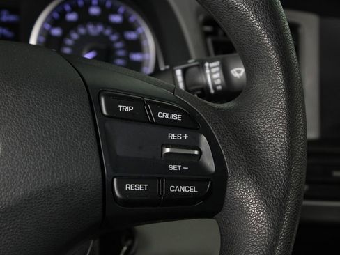 Used 2019 Hyundai Elantra SE FWD image 24