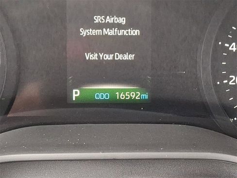 Used 2022 Toyota Sienna LE image 18