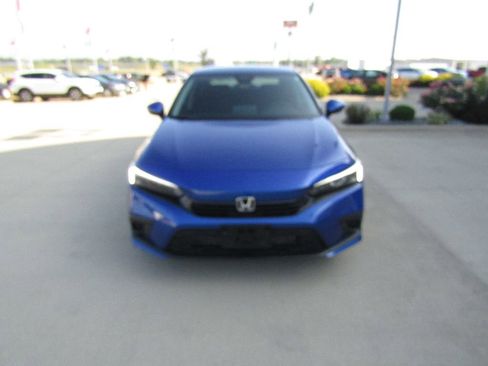 Used 2022 Honda Civic EX image 2