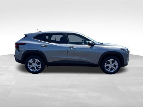 Used 2024 Chevrolet Trax LS FWD image 6