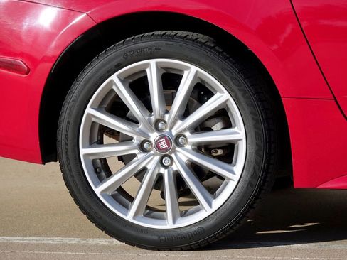 Used 2018 FIAT 124 Spider Lusso w/ Navigation & Sound Group image 26