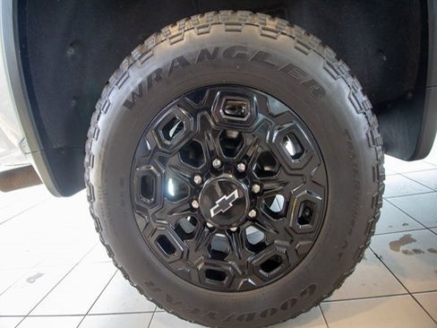 Used 2024 Chevrolet Silverado 2500 LTZ w/ LTZ Plus Package image 26