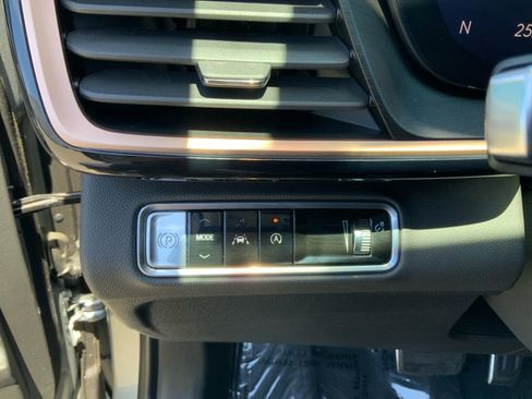Used 2025 Buick Envision Sport Touring AWD/4WD image 19