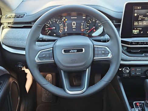 New 2026 Jeep Compass Latitude image 22